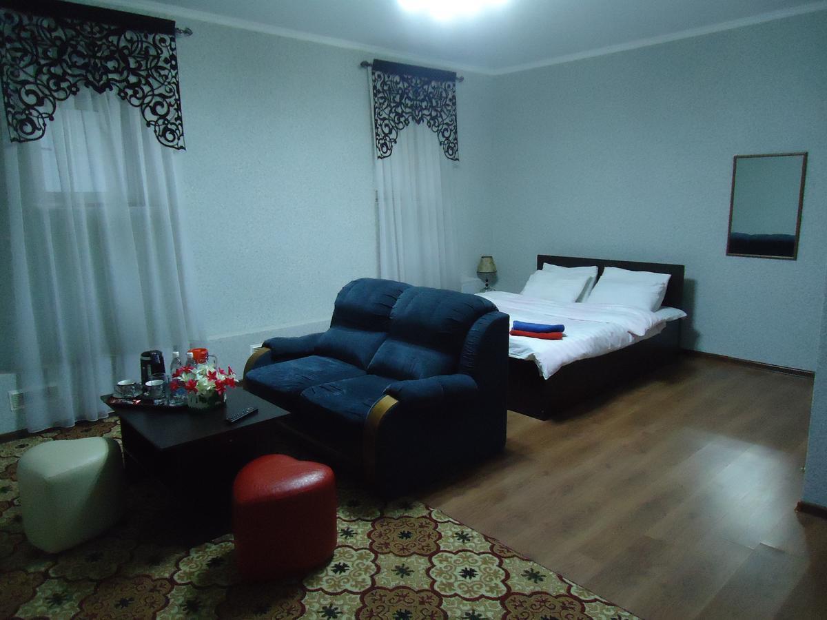 Tumar Hotel Bishkek Bagian luar foto