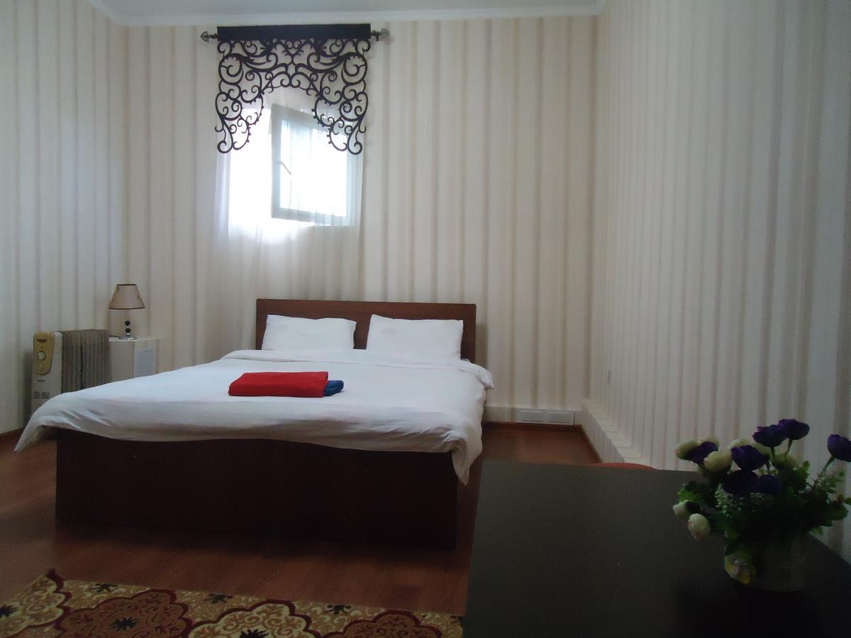 Tumar Hotel Bishkek Bagian luar foto